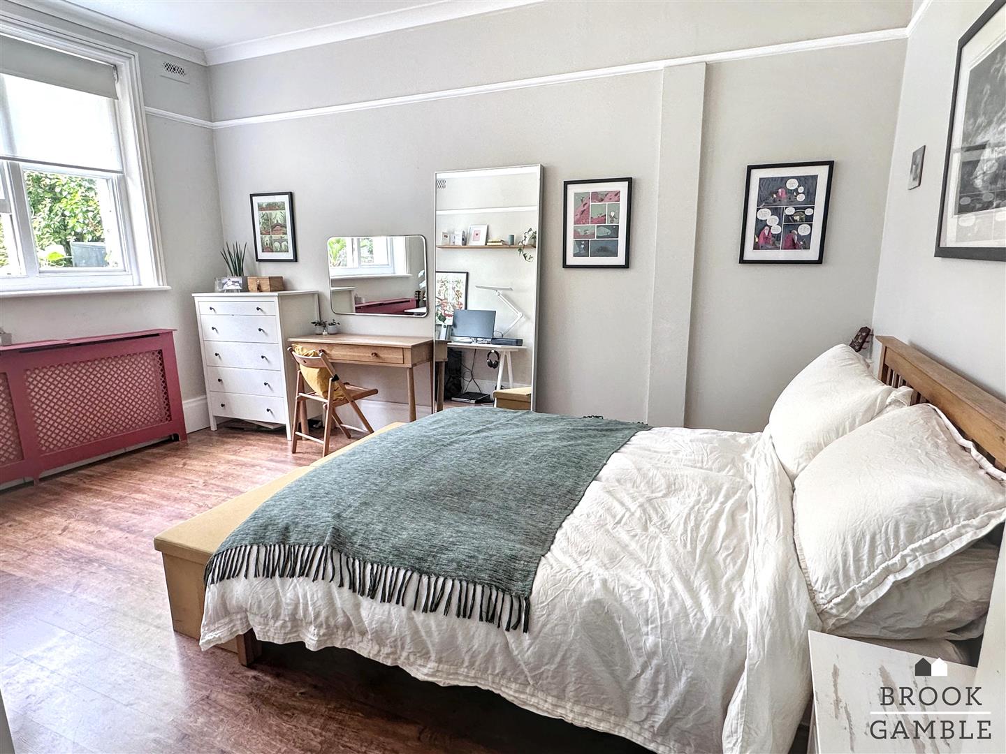 2 Bedroom Apartment. 9 Upper Avenue in Eastbourne,  8
